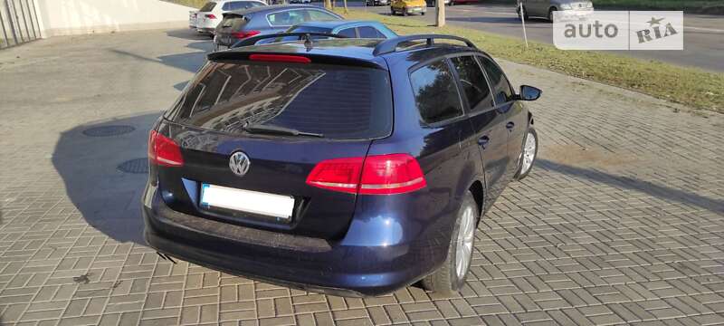 Универсал Volkswagen Passat 2011 в Черновцах