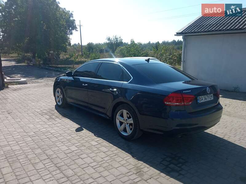 Седан Volkswagen Passat 2013 в Гайвороні