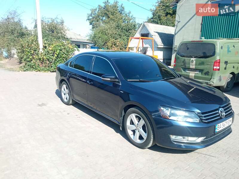Седан Volkswagen Passat 2013 в Гайвороні
