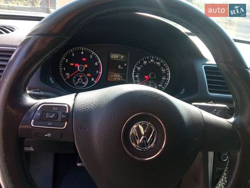 Седан Volkswagen Passat 2013 в Гайвороні