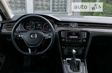 Седан Volkswagen Passat 2016 в 