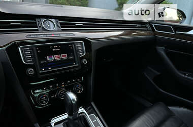 Седан Volkswagen Passat 2016 в 