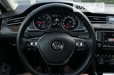 Седан Volkswagen Passat 2016 в 