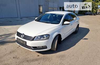 Седан Volkswagen Passat 2012 в Полтаві