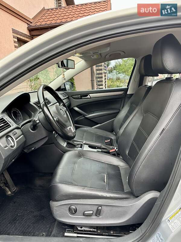 Седан Volkswagen Passat 2014 в Києві