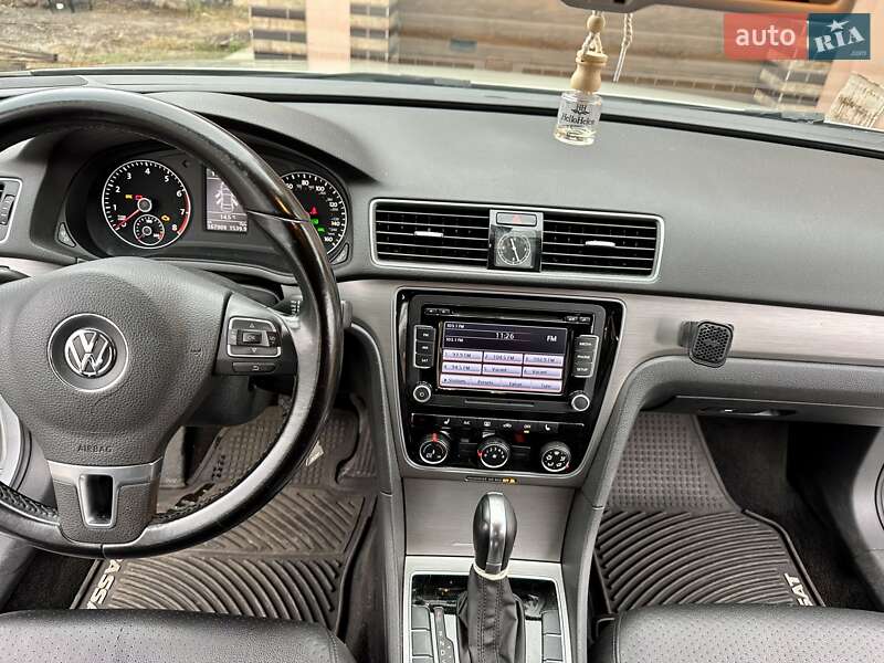 Седан Volkswagen Passat 2014 в Києві