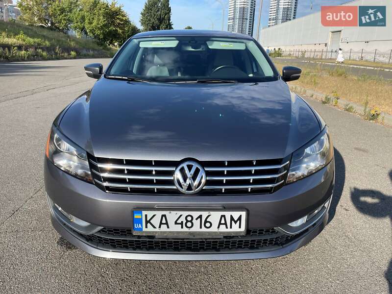 Седан Volkswagen Passat 2014 в Киеве