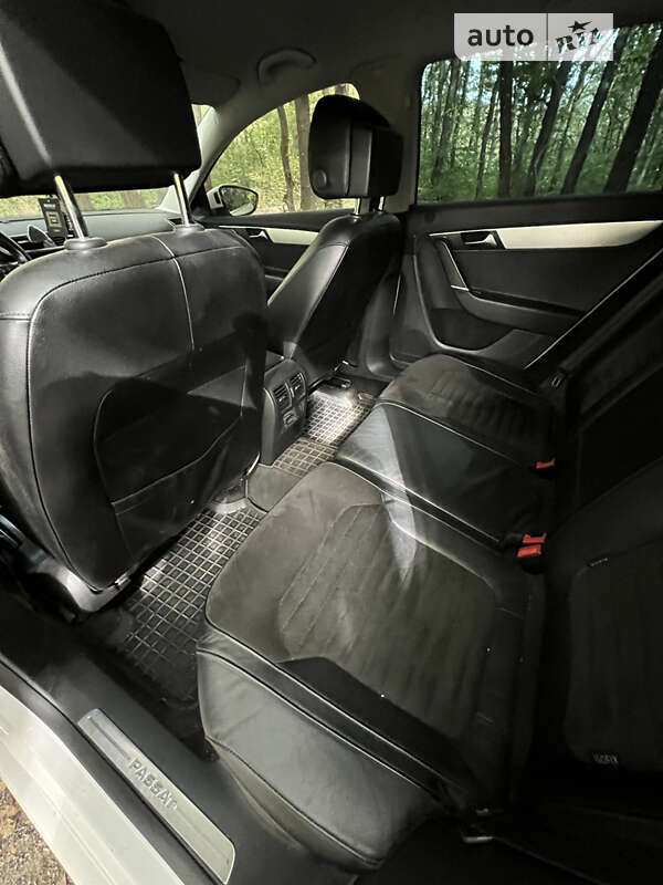Универсал Volkswagen Passat 2012 в Ужгороде