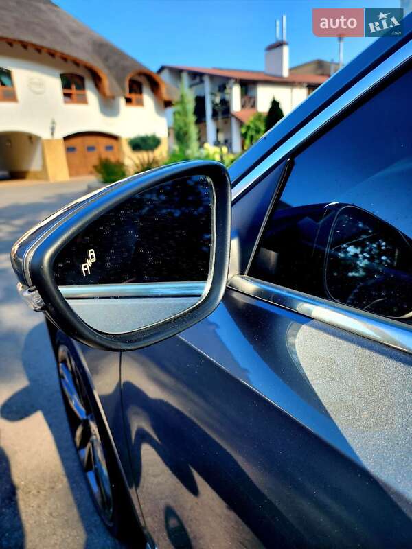 Седан Volkswagen Passat 2016 в Днепре