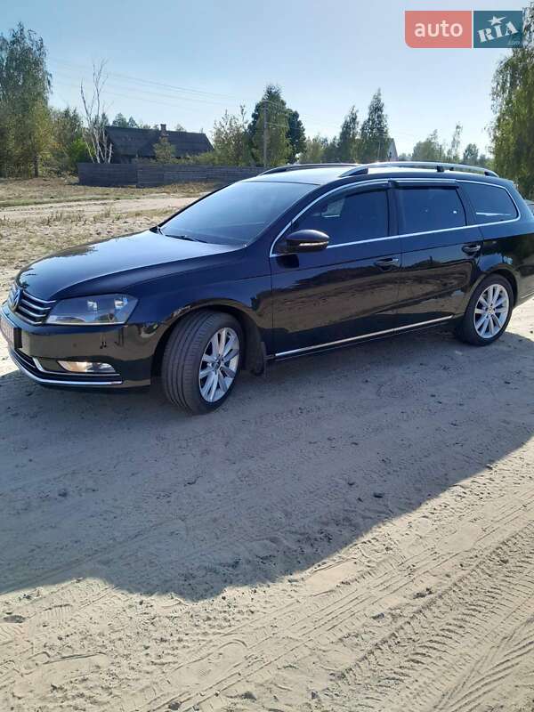 Універсал Volkswagen Passat 2011 в Дубровиці