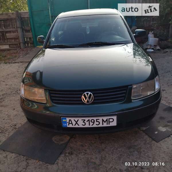 Седан Volkswagen Passat 1998 в Харькове