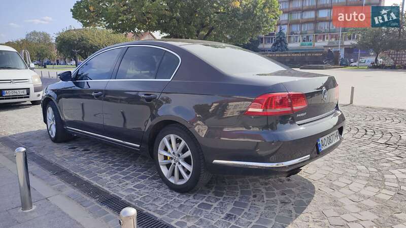 Седан Volkswagen Passat 2011 в Виноградове