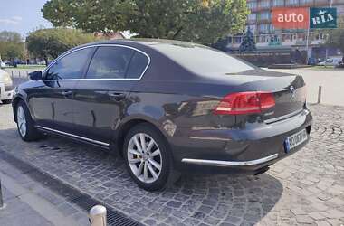 Седан Volkswagen Passat 2011 в Виноградове