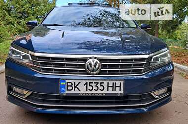 Седан Volkswagen Passat 2018 в Ровно