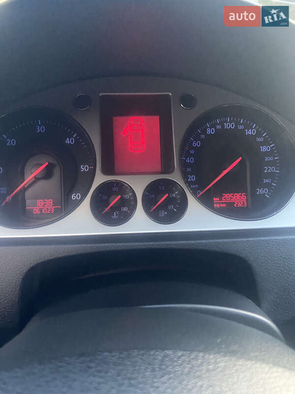 Универсал Volkswagen Passat 2007 в Остроге