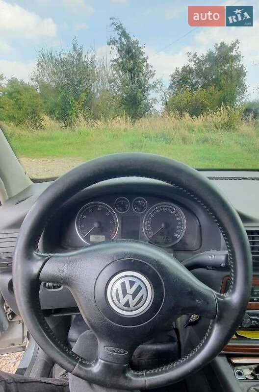 Седан Volkswagen Passat 2005 в Бориславе