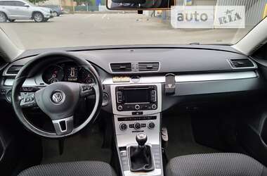 Универсал Volkswagen Passat 2012 в Староконстантинове