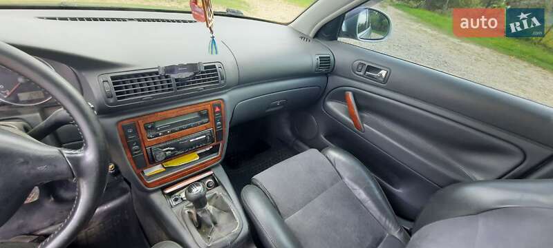 Седан Volkswagen Passat 2005 в Бориславе