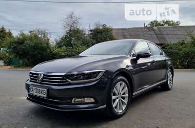 Седан Volkswagen Passat 2018 в Києві