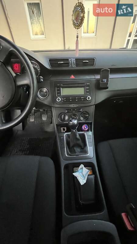 Універсал Volkswagen Passat 2005 в Івано-Франківську