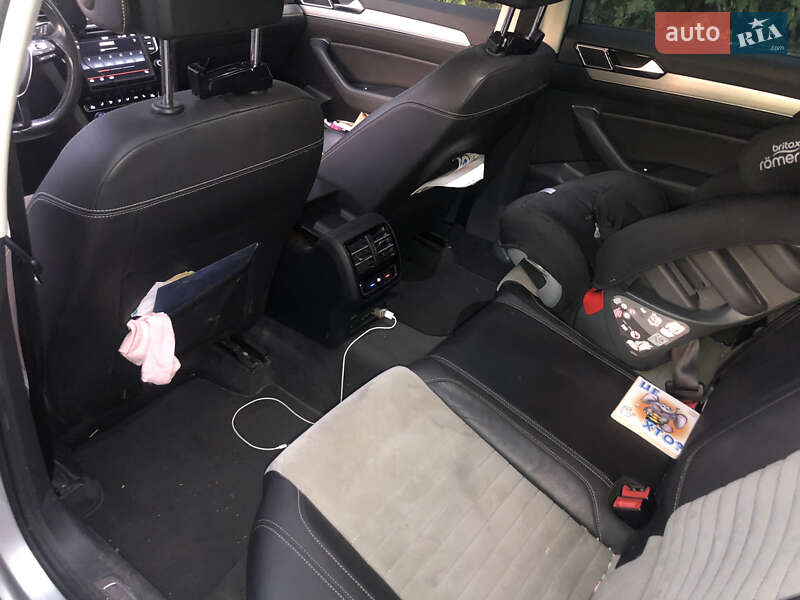 Универсал Volkswagen Passat 2015 в Киеве