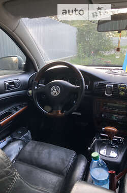 Седан Volkswagen Passat 2002 в Ватутино