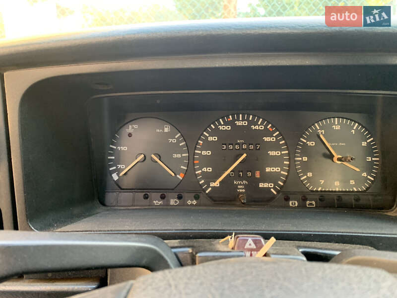 Седан Volkswagen Passat 1990 в Старокостянтинові