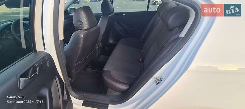 Седан Volkswagen Passat 2009 в Броварах