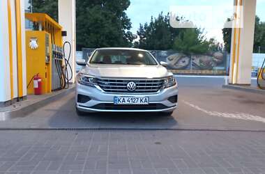 Седан Volkswagen Passat 2020 в Киеве