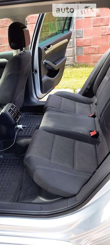 Універсал Volkswagen Passat 2015 в Ірпені