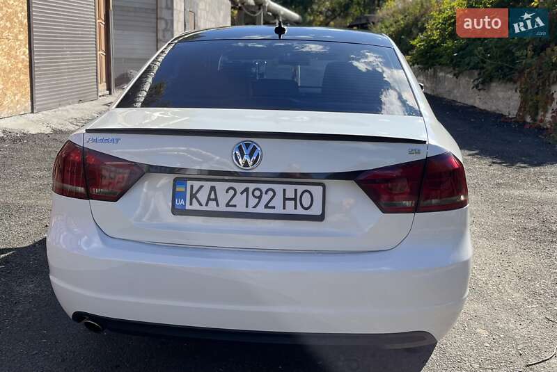Седан Volkswagen Passat 2012 в Киеве