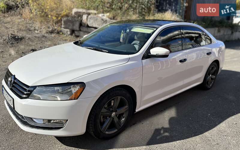 Седан Volkswagen Passat 2012 в Киеве