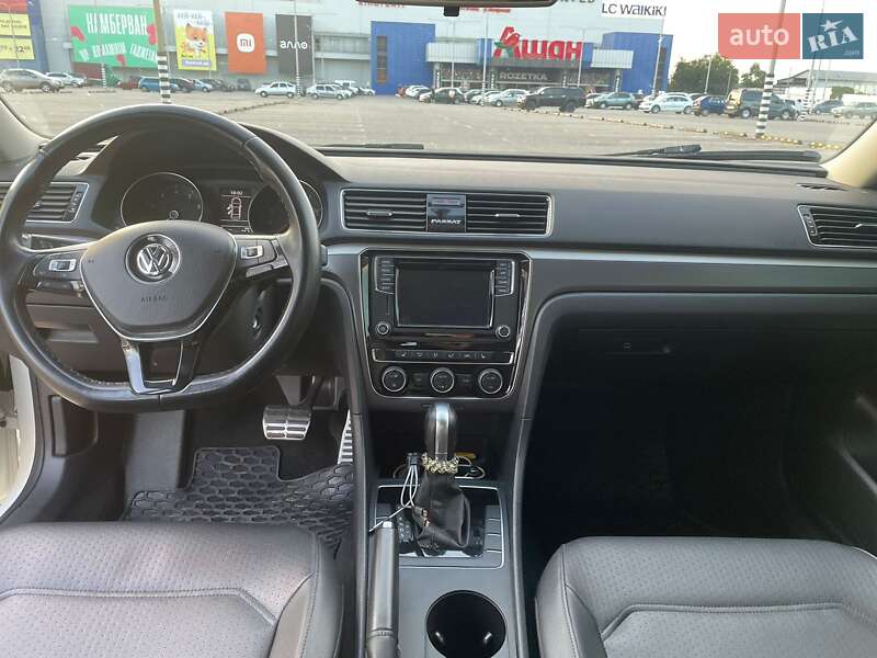 Седан Volkswagen Passat 2018 в Днепре
