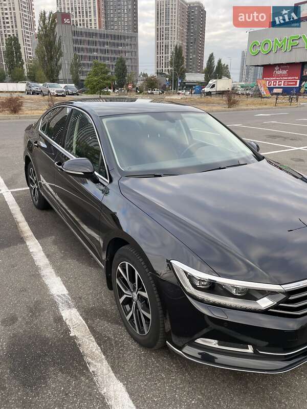Седан Volkswagen Passat 2018 в Києві