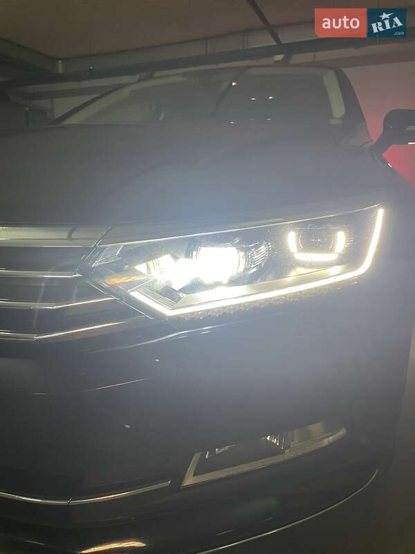 Седан Volkswagen Passat 2018 в Києві