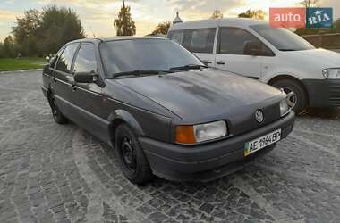 Седан Volkswagen Passat 1990 в Трускавці