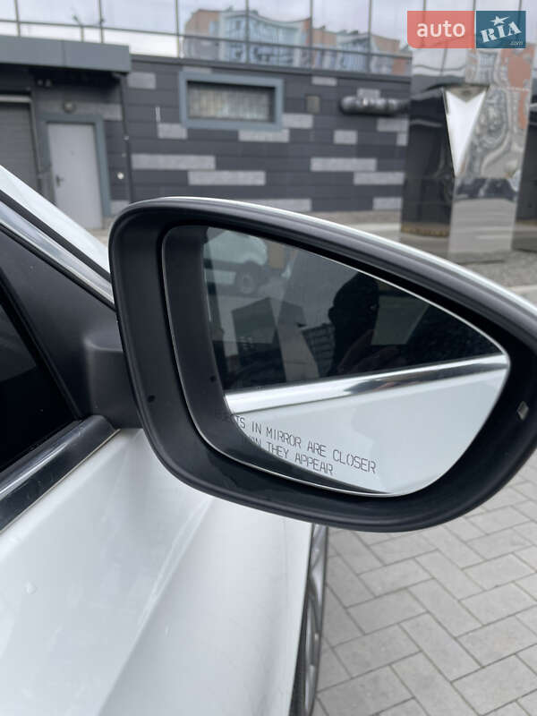 Седан Volkswagen Passat 2016 в Ивано-Франковске