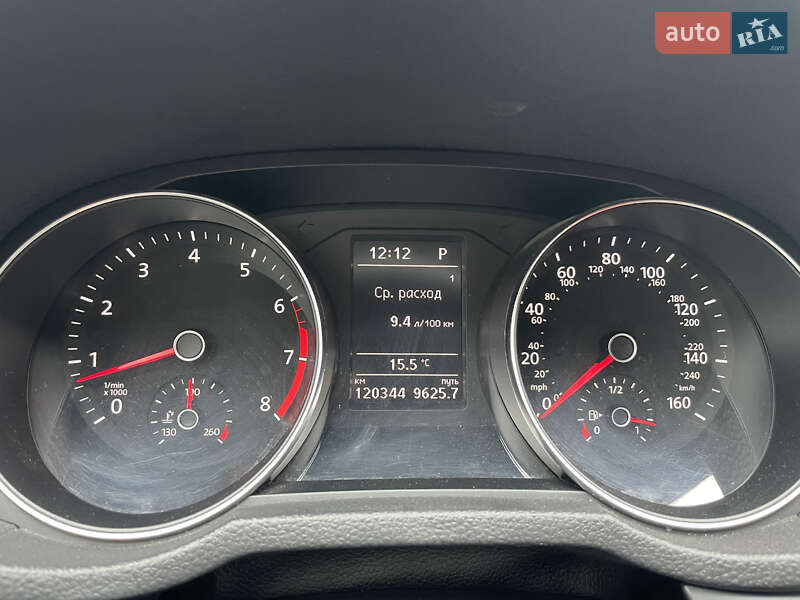 Седан Volkswagen Passat 2016 в Ивано-Франковске