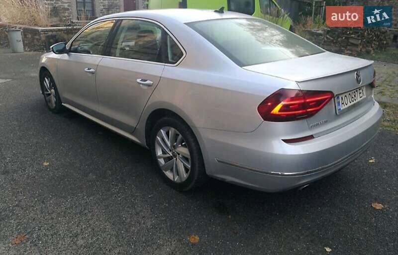 Седан Volkswagen Passat 2017 в Рахове