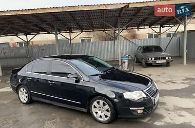 Седан Volkswagen Passat 2006 в Корсуне-Шевченковском