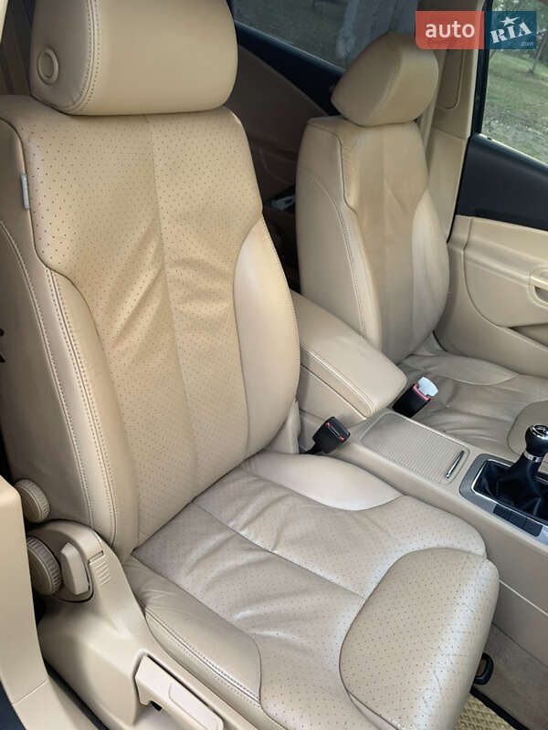 Универсал Volkswagen Passat 2006 в Киеве