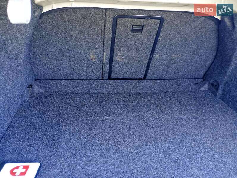 Седан Volkswagen Passat 2010 в Киеве