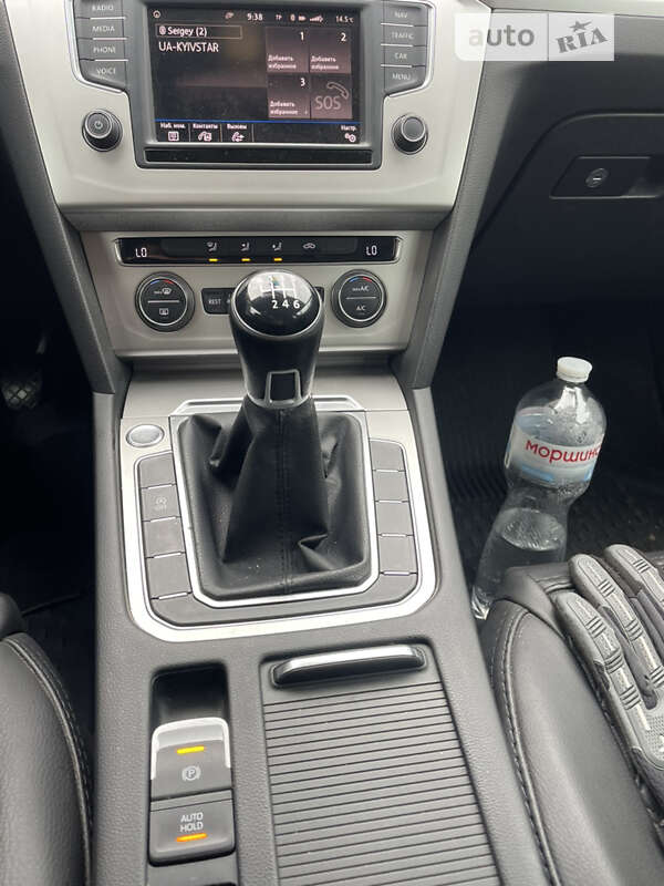 Универсал Volkswagen Passat 2016 в Киеве