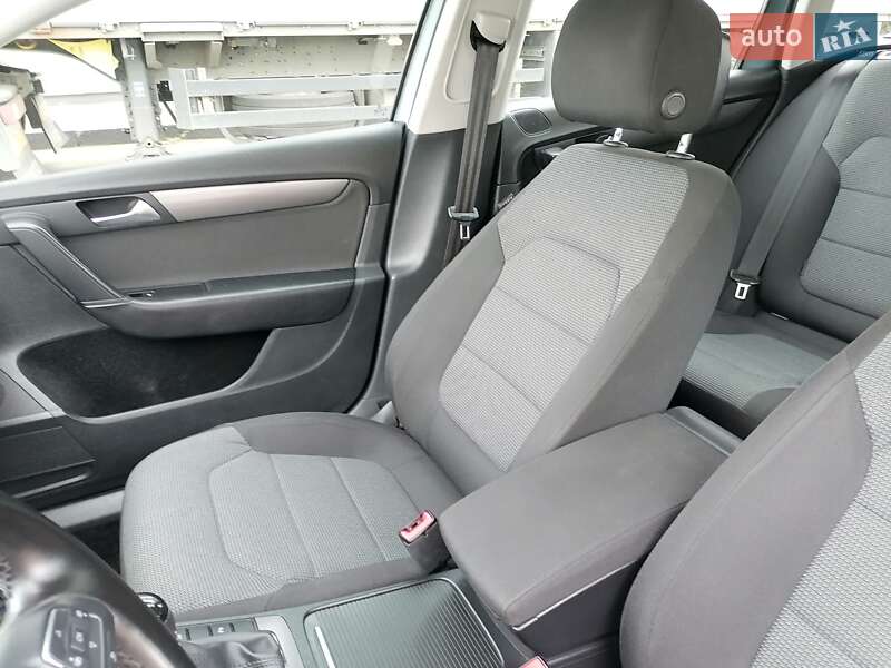 Універсал Volkswagen Passat 2011 в Києві