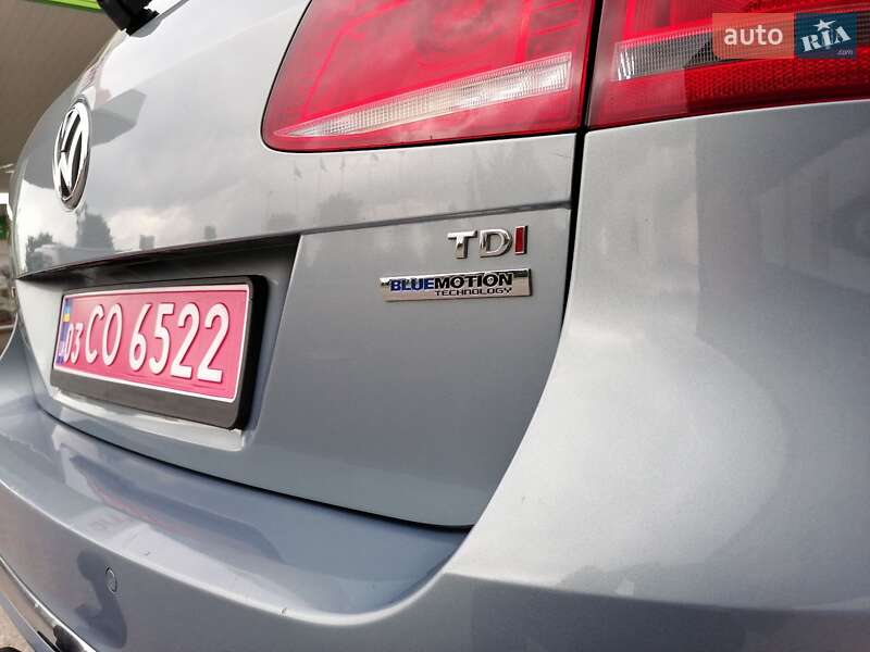 Універсал Volkswagen Passat 2011 в Києві