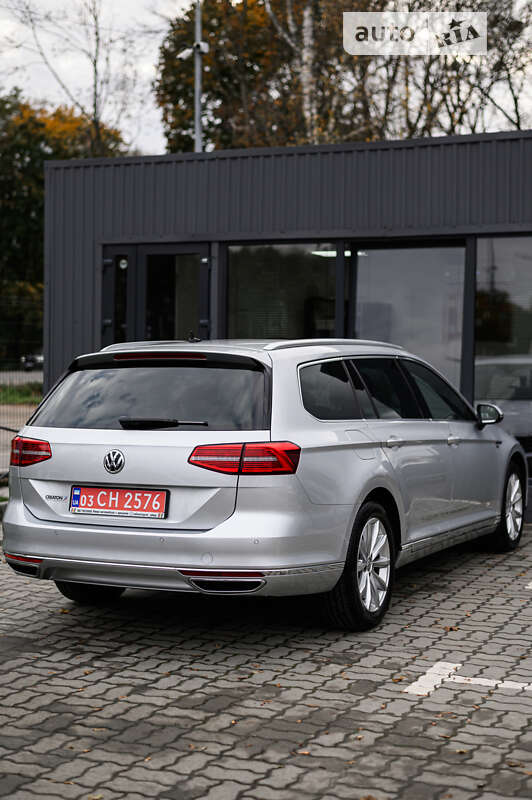 Універсал Volkswagen Passat 2018 в Львові