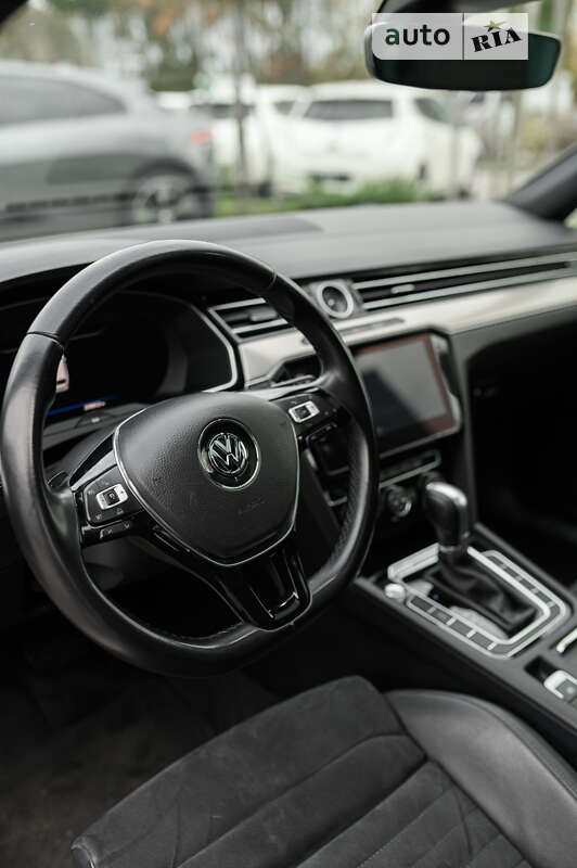 Універсал Volkswagen Passat 2018 в Львові