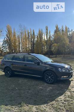 Універсал Volkswagen Passat 2014 в Києві