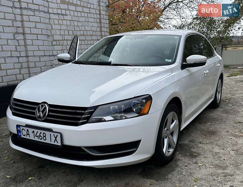 Седан Volkswagen Passat 2013 в Корсуне-Шевченковском фото 2 Седан Volkswagen Passat 2013 в Корсуне-Шевченковском