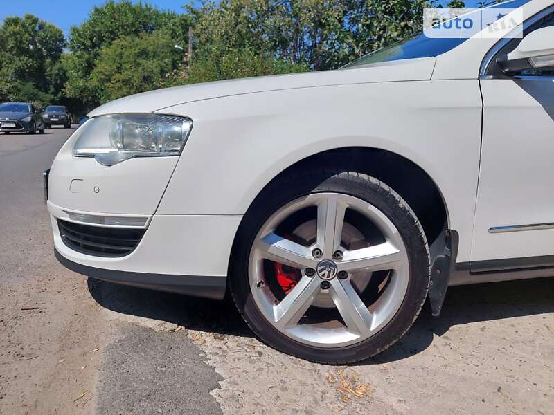 Універсал Volkswagen Passat 2009 в Одесі